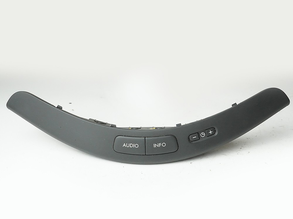 2004 - 2008 Chrsyler Pacifica Audio Information Control Switch Bezel OEM