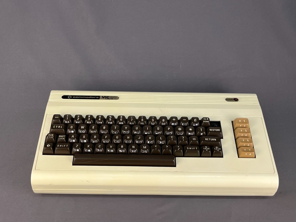 Commodore Vic 20 Retro Personal Computer Vintage 64; Clean