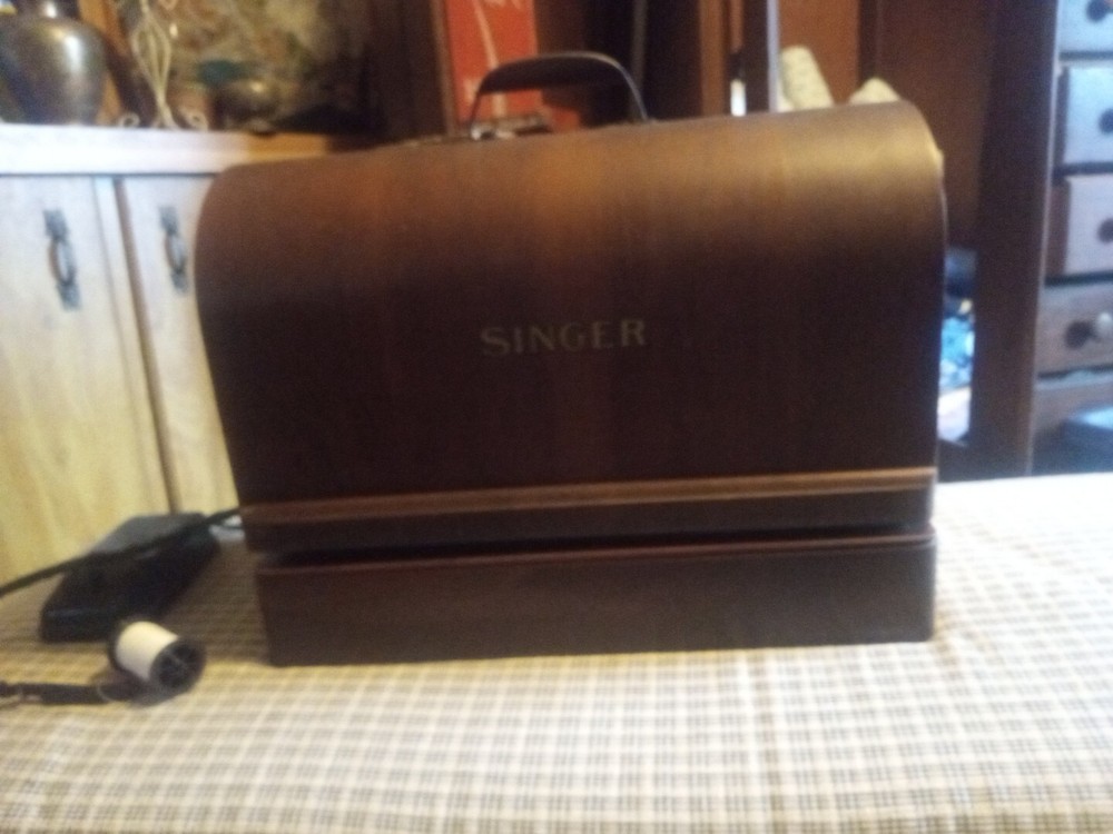 singer sewing machine vintage