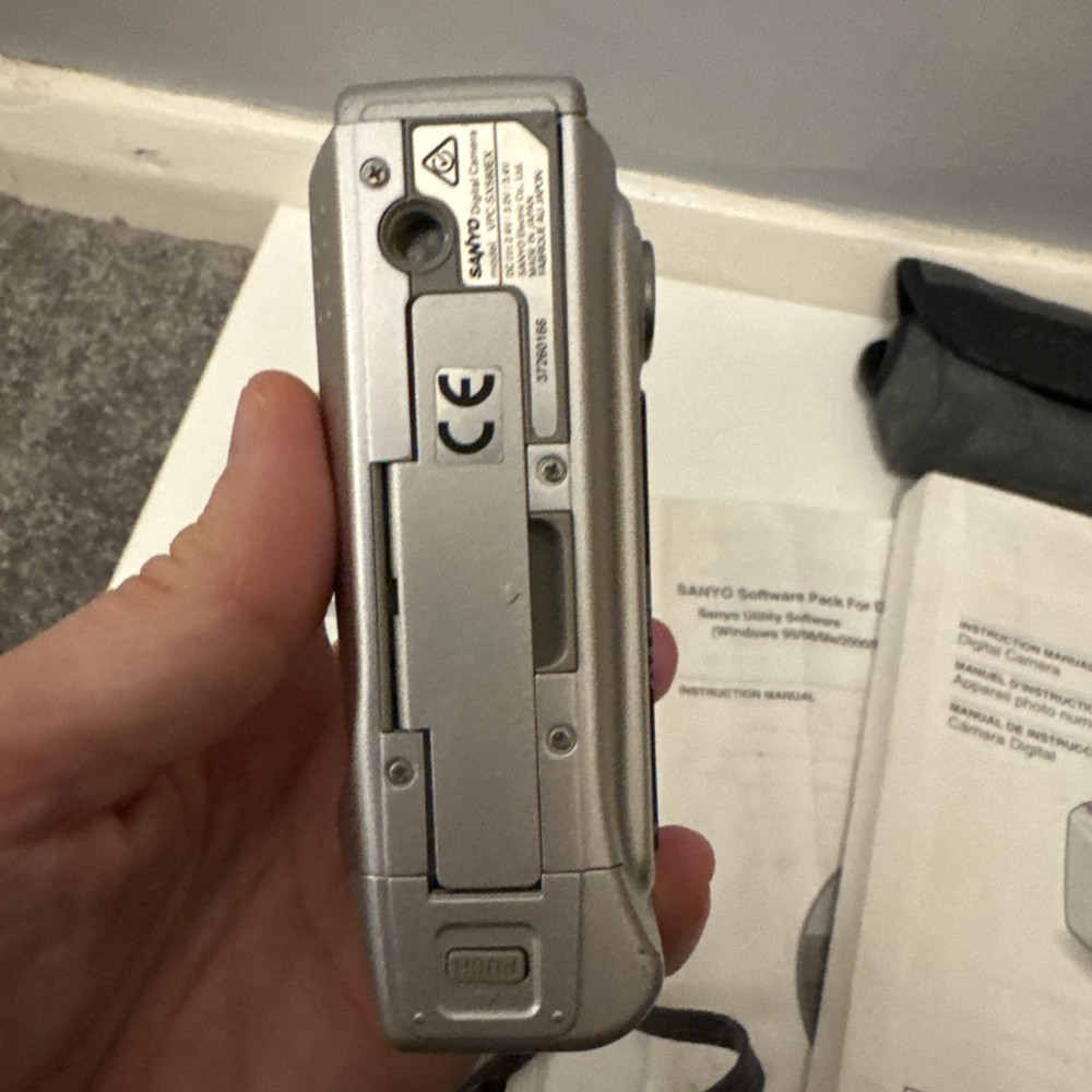 Sanyo VPC-560ex Digital Camera