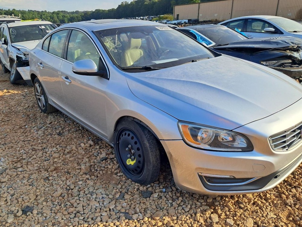 S60 2015 Glove Box 4777415