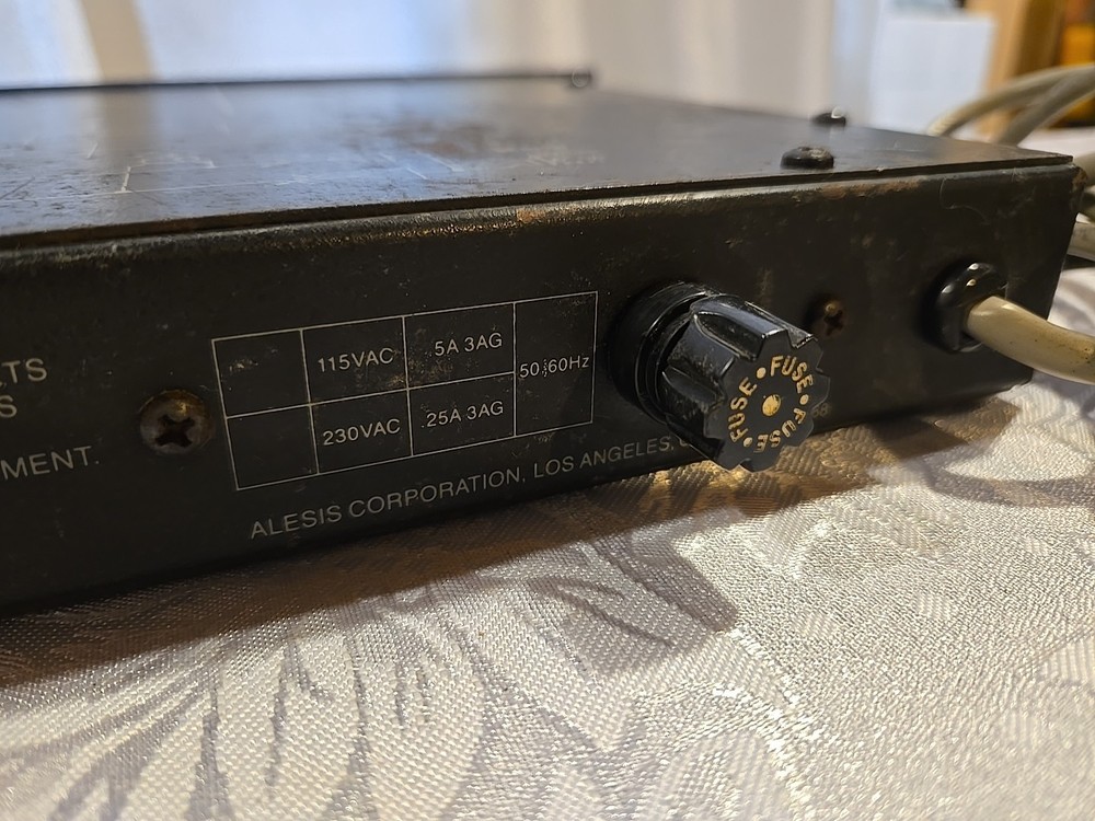 Alesis XT:c Digital Reverb Effects Processor FX Rack