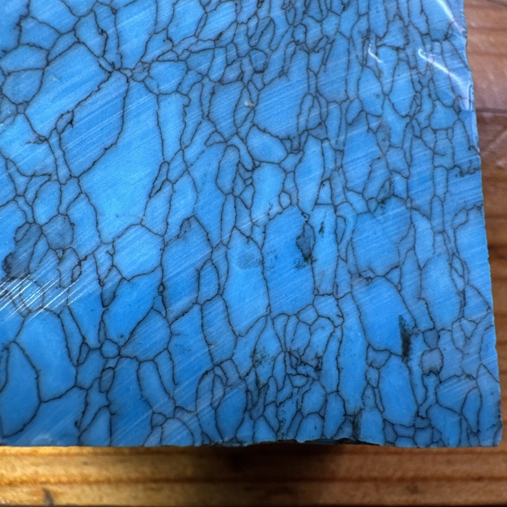548 Grams Composite Turquoise Blue With Black Matrix Classic Looking Web
