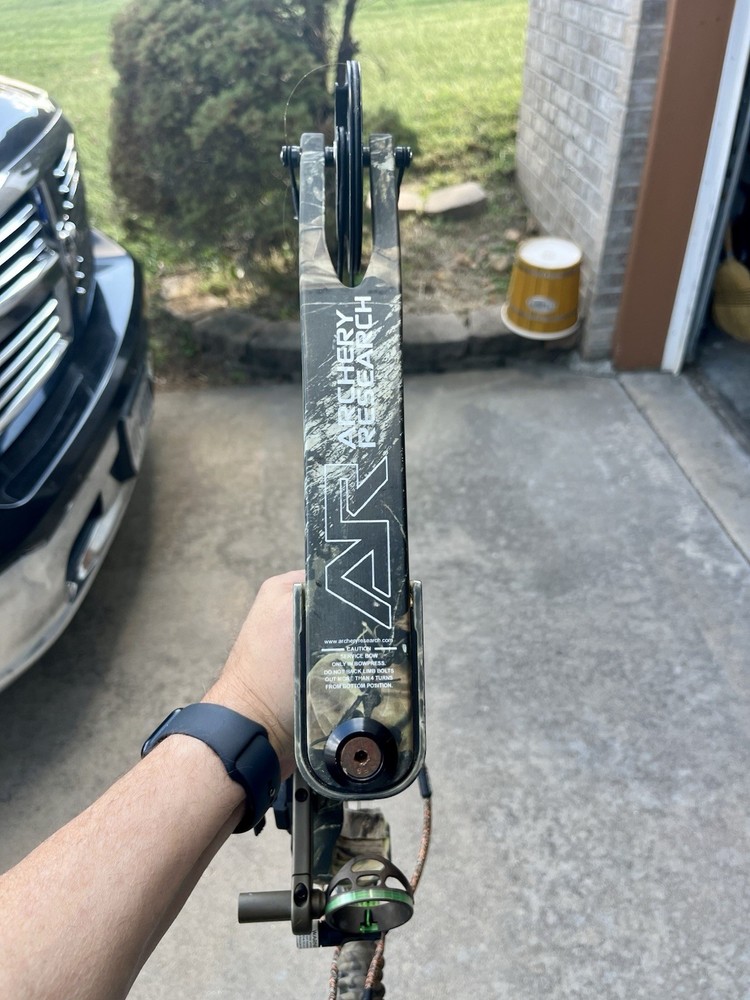 Archery Research (AR34) Compound Bow