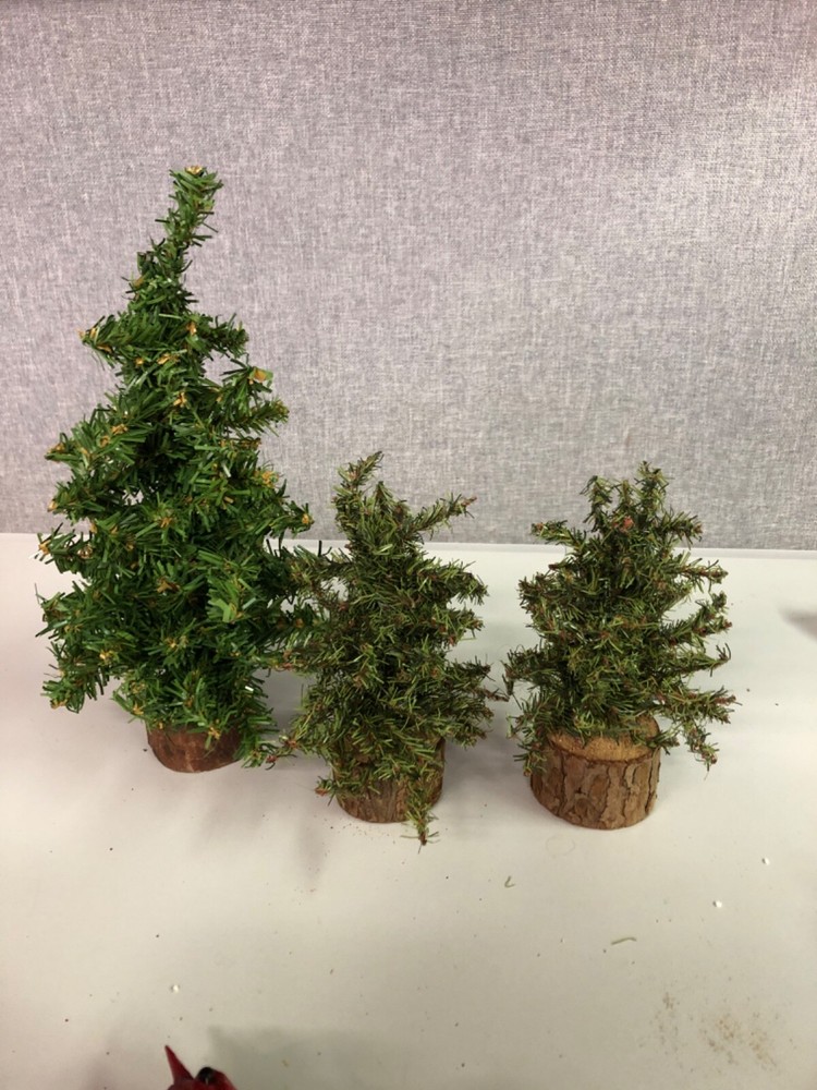 3-unbranded 9 & 5" Christmas trees (238)