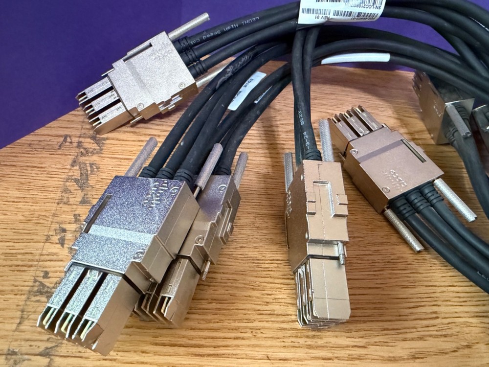 Lot of 8 Cisco StackWise STACK-T1-50CM Stacking Cables, 800-40403-01