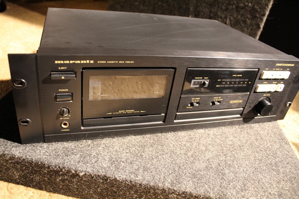 Marantz PMD-501 Stereo Cassette Deck w/ rack mounts Works great