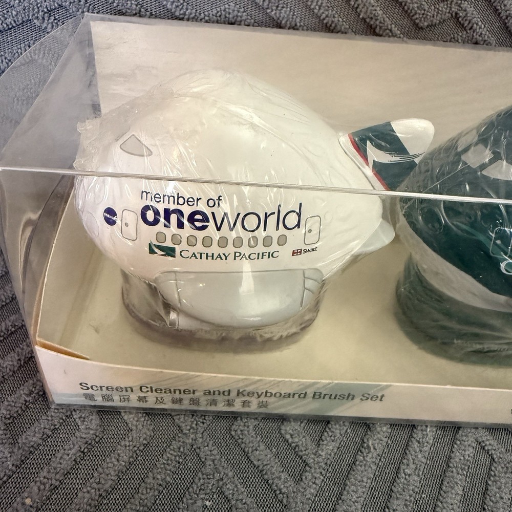 NEW Cathay Pacific Oneworld Mini Screen Cleanse & Keybroad Brush Set