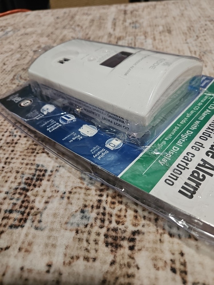 Kidde Carbon Monoxide Detector Plug-In Wall Unit with 9V Battery Backup