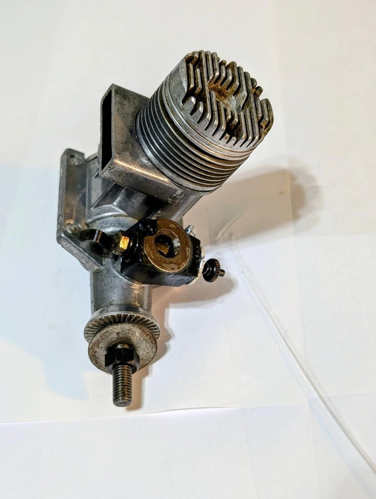 FOX .40 R/C ENGINE W/ PERRY CARB, PRE-OWNED, EXCELLANT COMPRESSION,