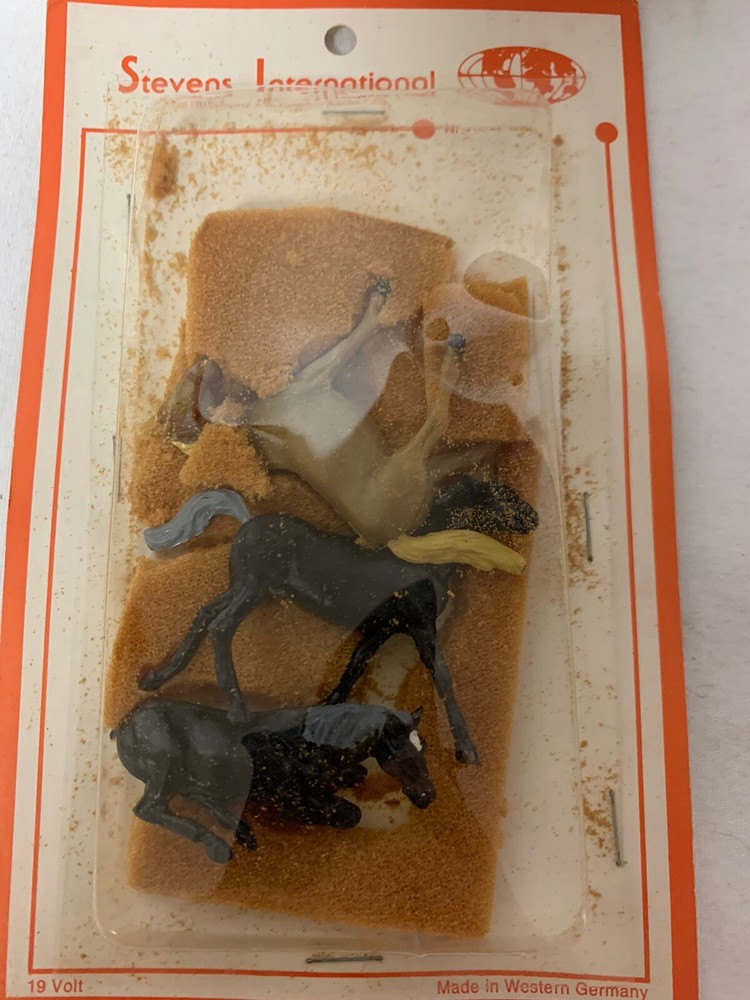 ✅3 HORSES ACCESSORY!  FIGURES BARN FARM