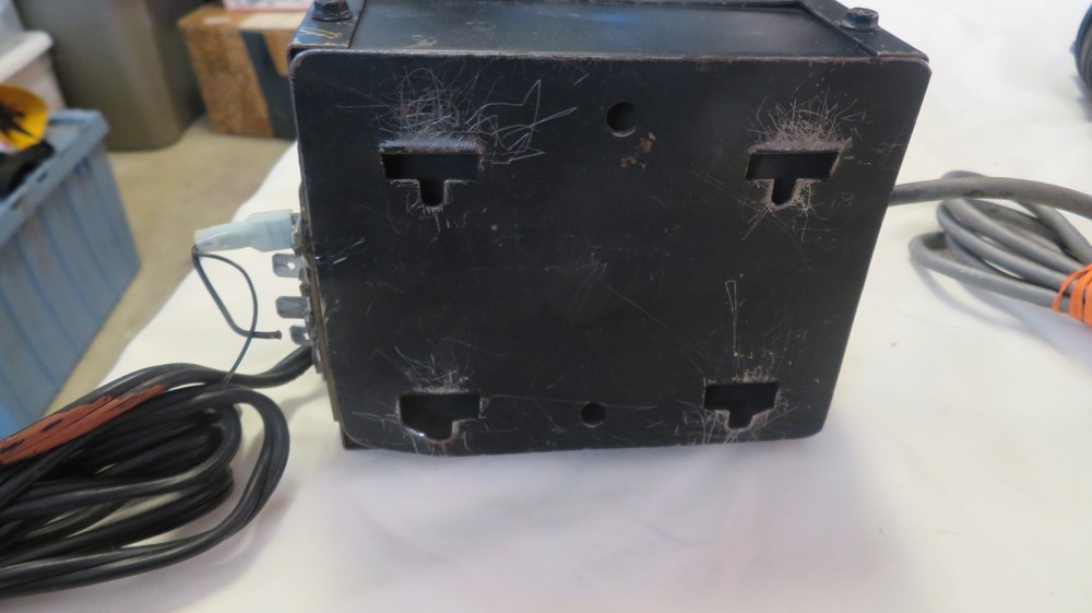 DUAL UNBRANDED RAILROAD TRANSFORMER 120 VAC TESTED