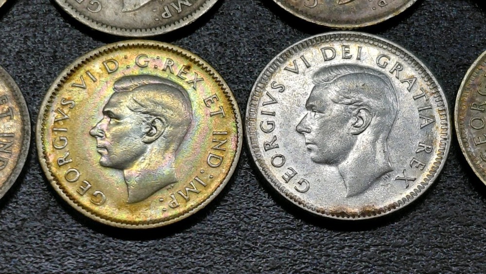 20 CANADA SILVER DIMES .RANGE FROM 1913 TO 1951 . 1947 WITH & WITHOUT MAPLE LEAF