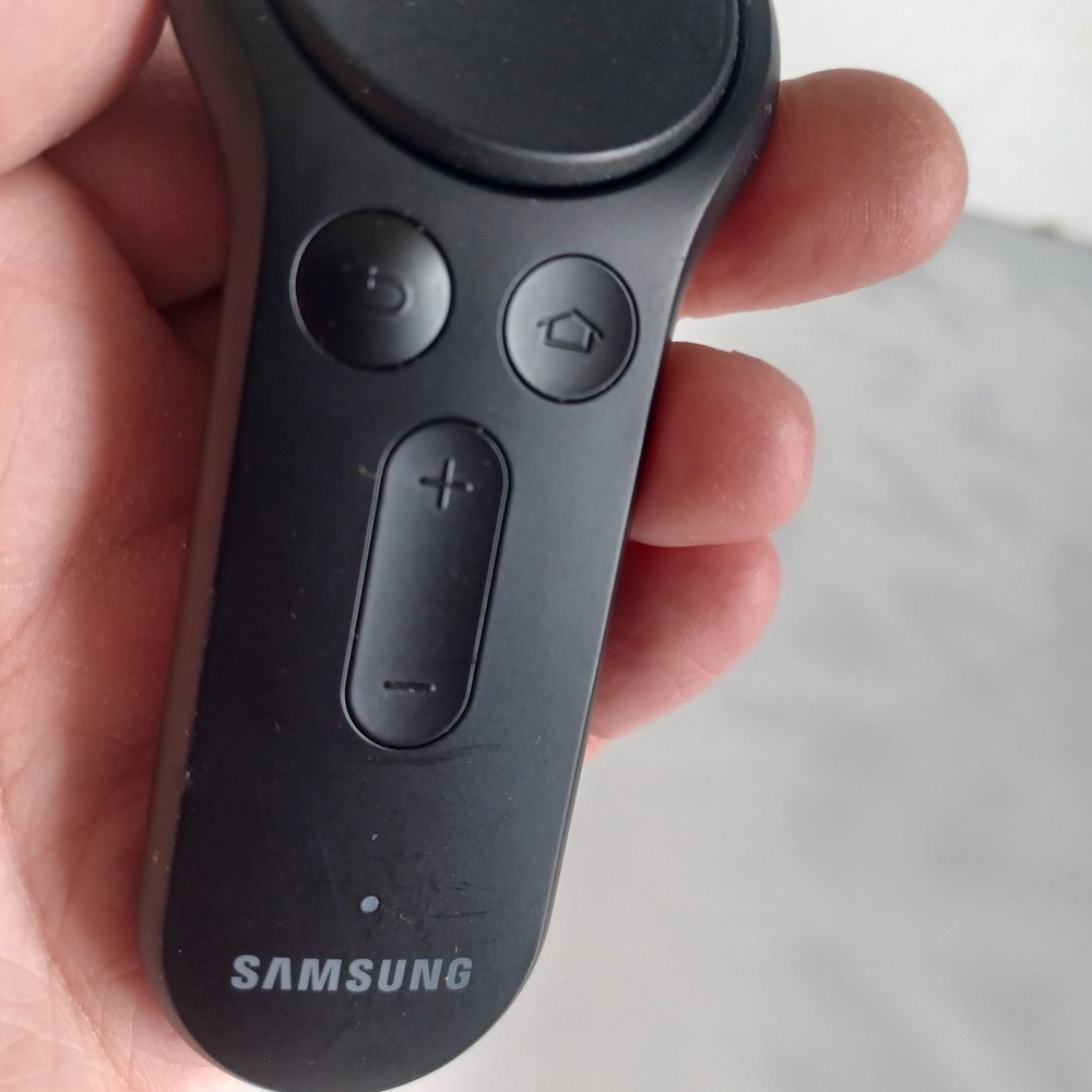 Samsung ET-YO324BBEGUS Gear VR Controller - Black