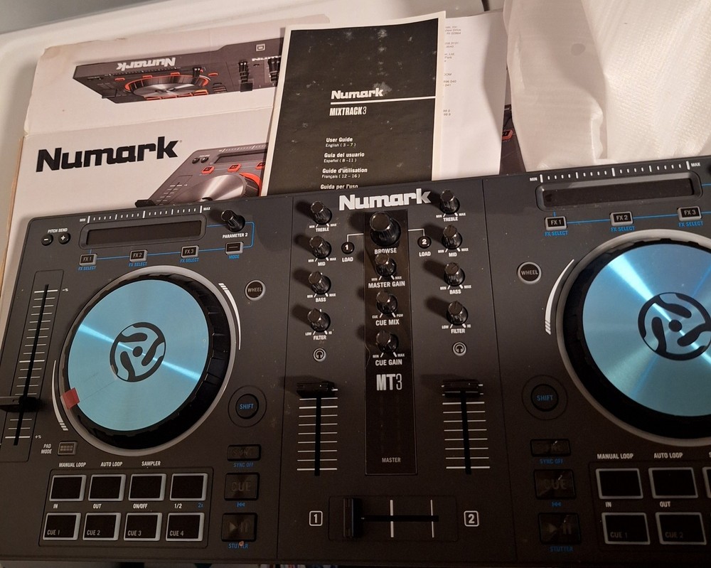 Numark Mixtrack 3 DJ controller With Box