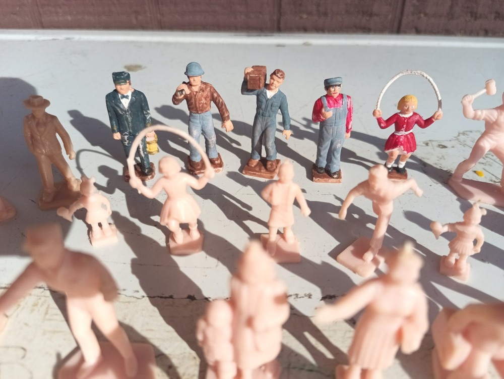 Model Train Accessories-people