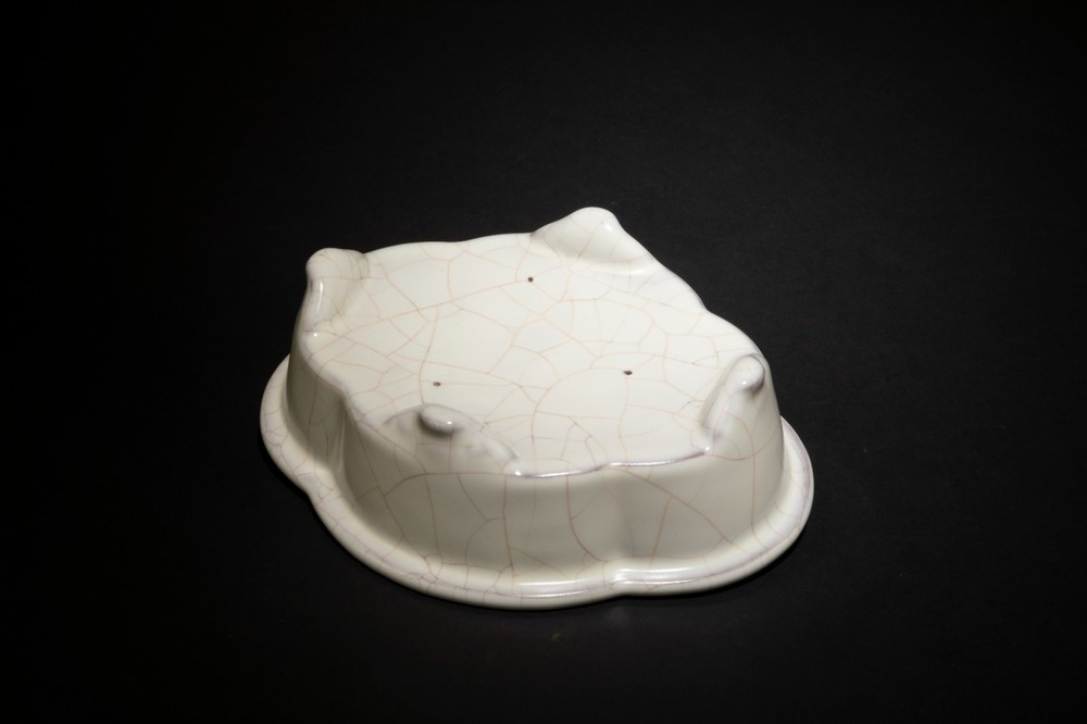A Glazed Crackleware Ink Washer