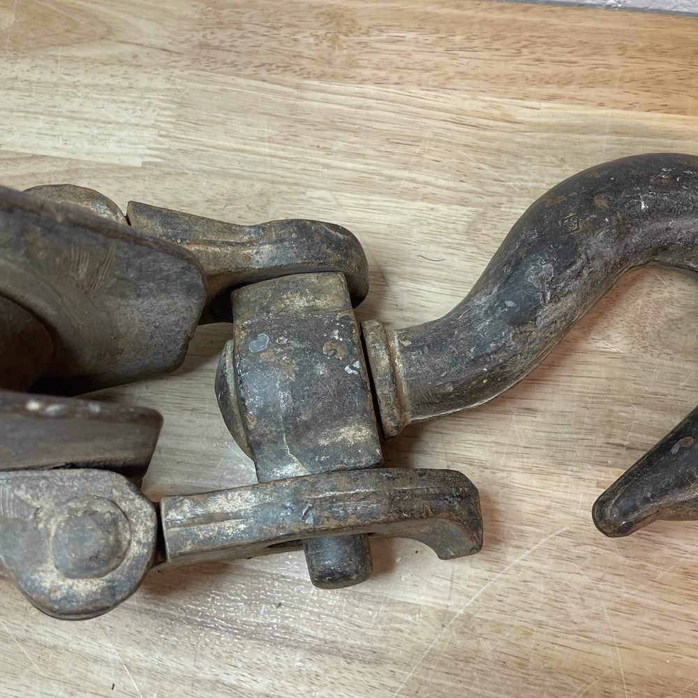 Industrial Snatch Block Solid Iron Pulley - 45lbs