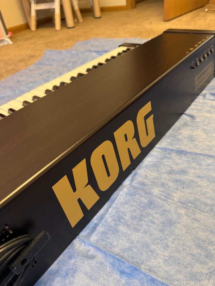 korg eps-1  synth