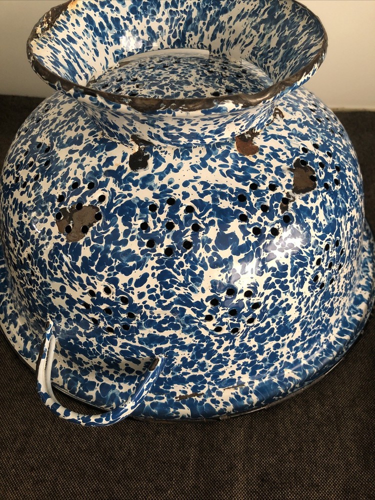 Vintage Graniteware Speckled Enamelware Splatterware Colander Blue & White 11.5"