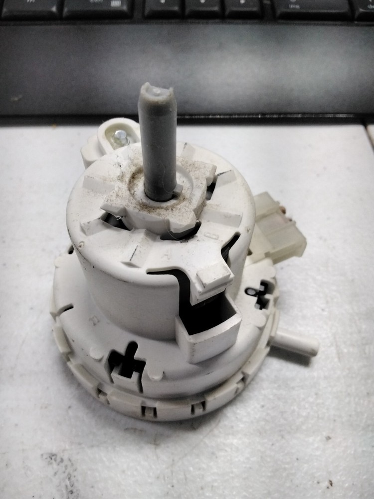 Washer Pressure Switch Part # 3366848