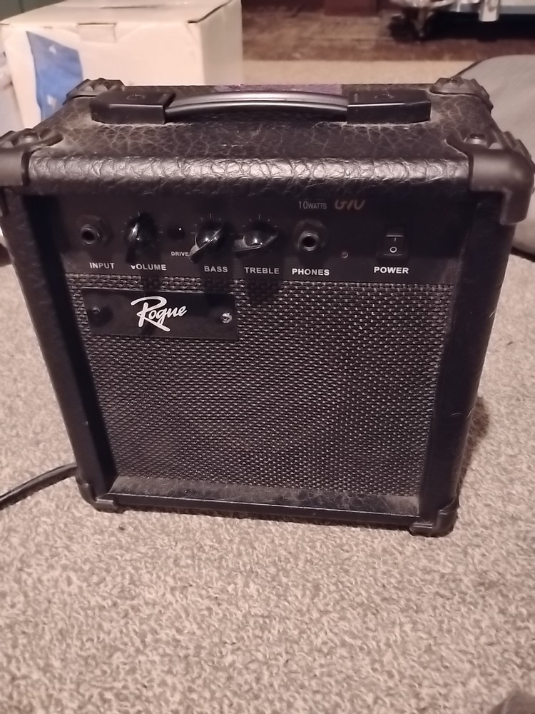 Guitar Amplifier with Power Cable Pre-owned