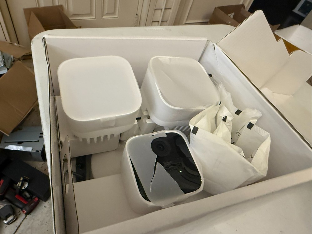 *Blink* Wired Floodlight Camera In White In Box