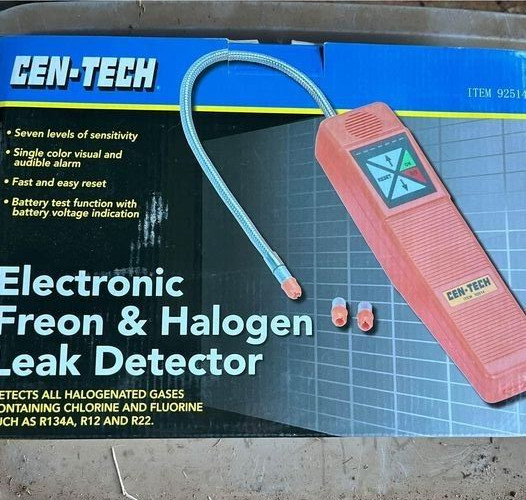 Centech Electronic Freon & Halogen Leak Detector In Carrying Case