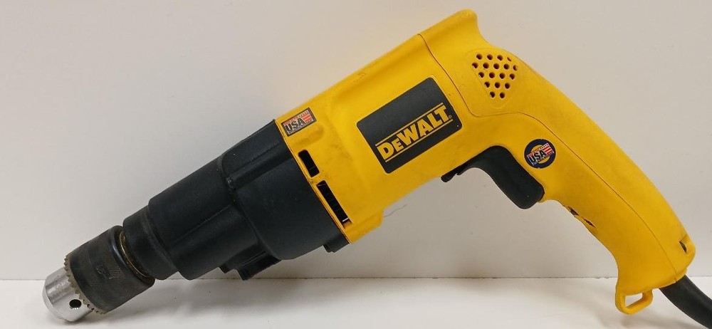 DEWALT 1/2" CORDED DRILL DW505 (P21027563)