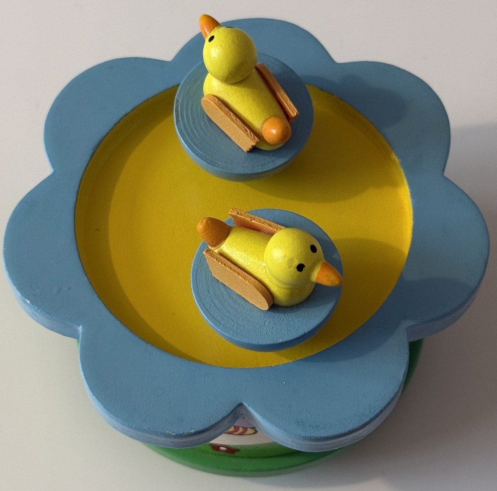 Wooden Musical Box Spinning Dancing Ducks