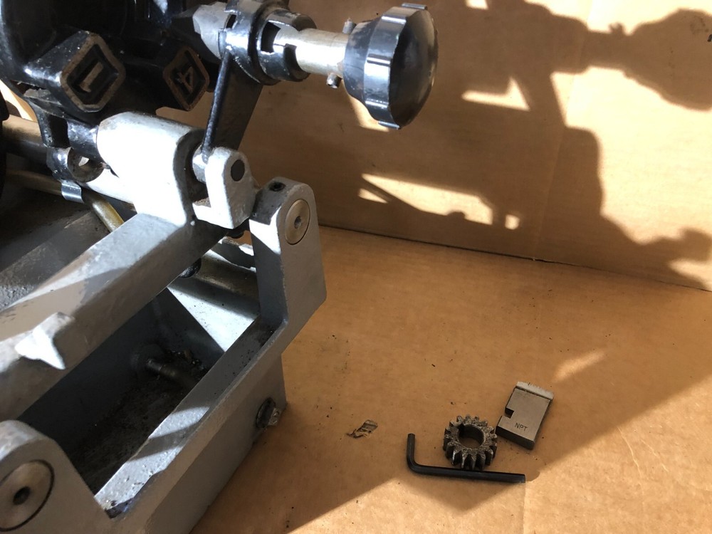 Electric Pipe Threader Machine 1/2"-1" Pipe Threading Machine, Z1T-AF