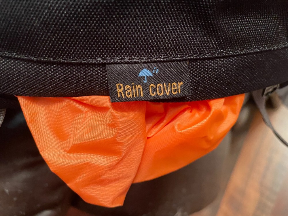 AOTU Explore 40L hydration ready backpack - Red - with raincover