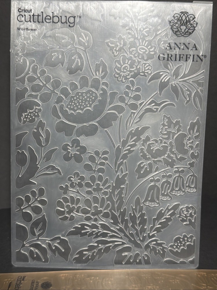 Cricut Cuttlebug Embossing Folder - Wildflower