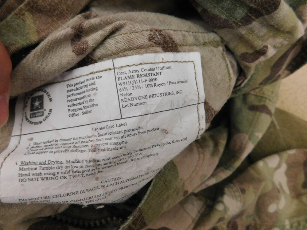 US ARMY MULTICAM FLAME RESISTANT COAT SZ SMALL - SHORT