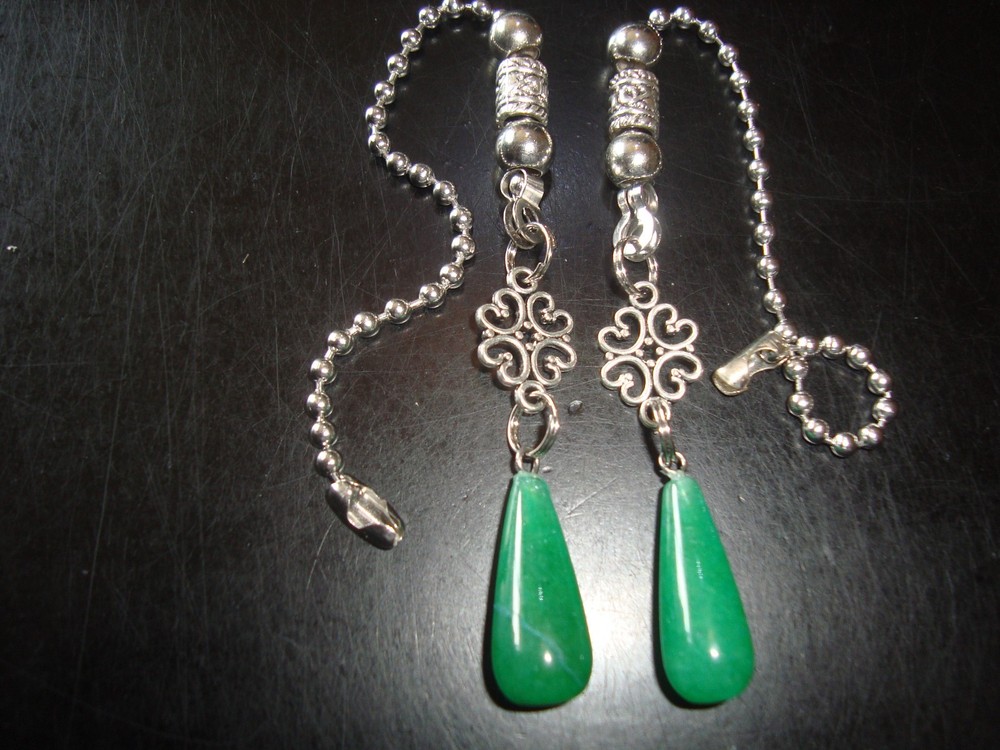 A Pair of Green Jade Stone Ceiling Fan Pull Chains Light/Lamp Pulls