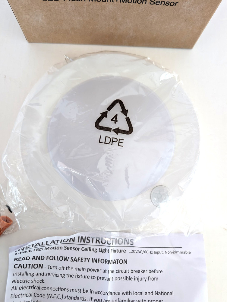 LED Flush Mount + Motion Sensor Model No. BLMS040715W-3CCT