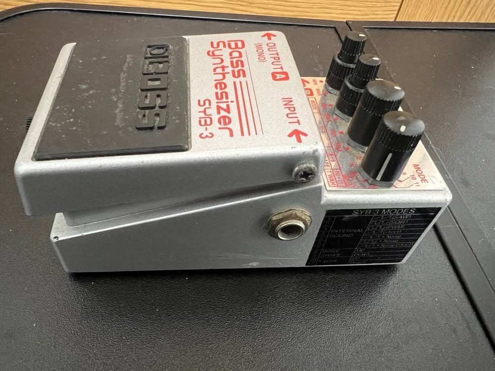 BOSS SYB-3 Bast Synthesizer