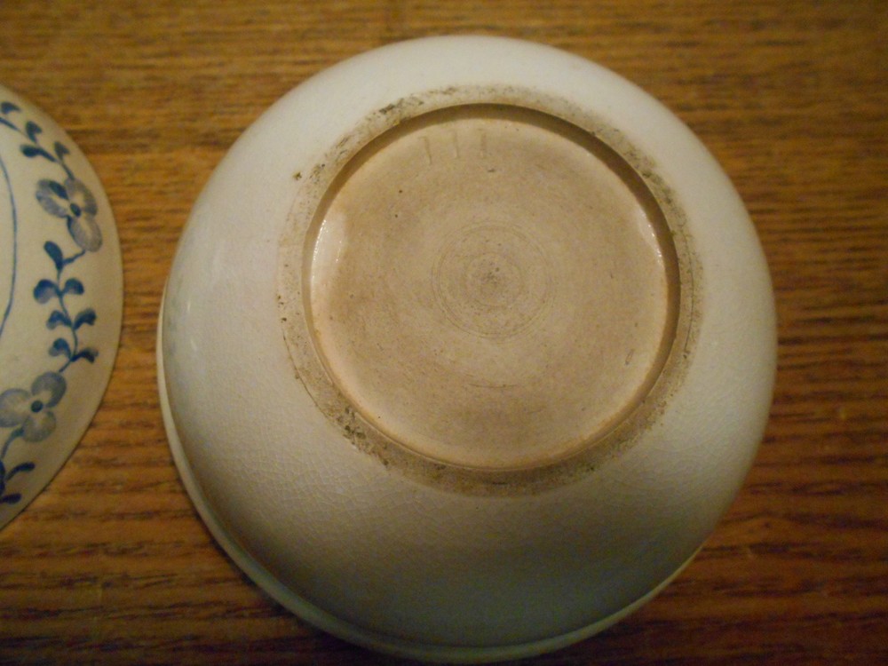 Hand Painted Antique Ceramic / Pottery Trinket Box