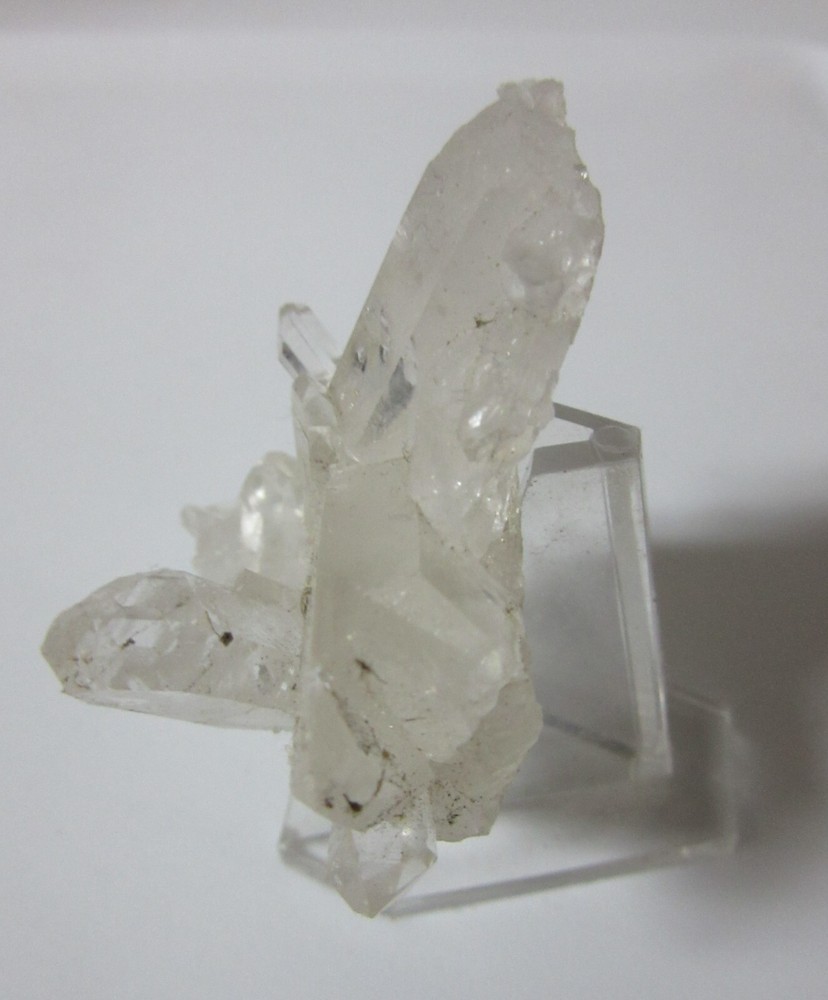 Two VEE Triangular Plastic Small Display Stands Mineral Rock Slabs Etc VTDSS-1.5