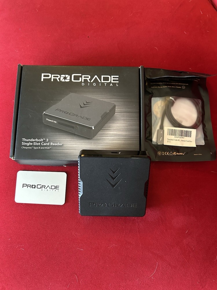 Pro Grade Thunderbolt 3 Memory Card Reader