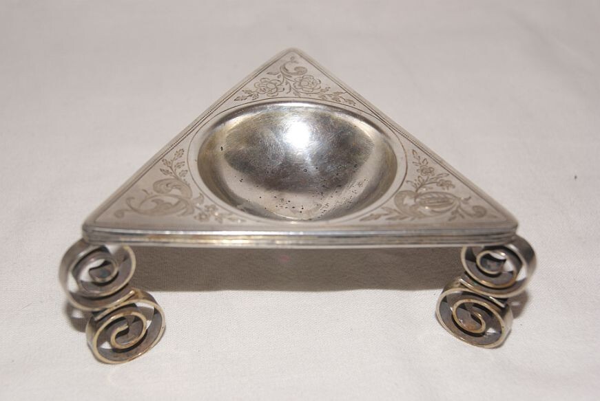 Antique triangular historism silver spice / salt bowl, est. ~ 1800 - 1850