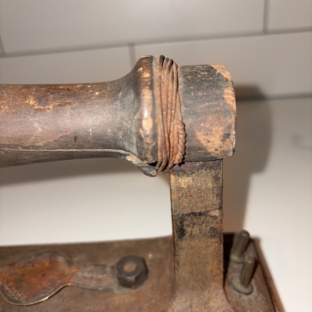 Antique Galor Cast Iron Flat Iron Rustic Primitive Décor Heavy Rusty