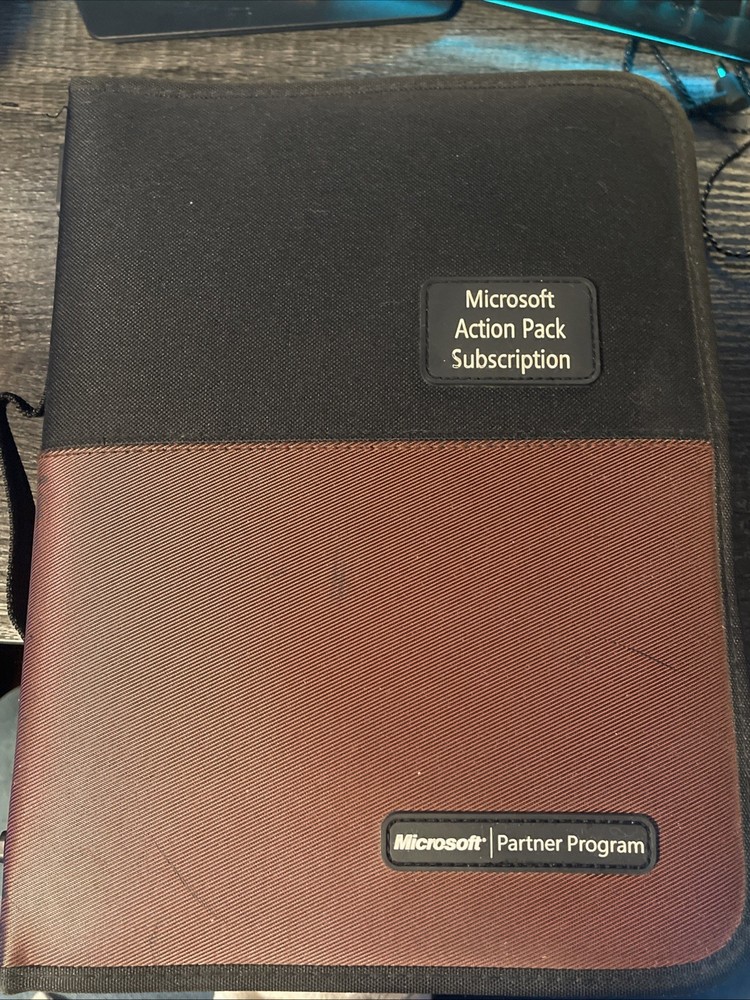 Microsoft Action Pack Subscription Partner Program: 60 CD's Lot & Keys