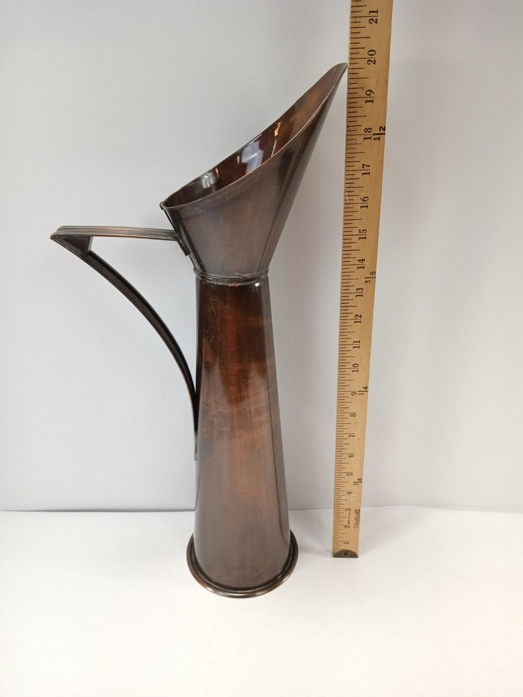 Large 20" Pitcher Vave Madebof Cooper