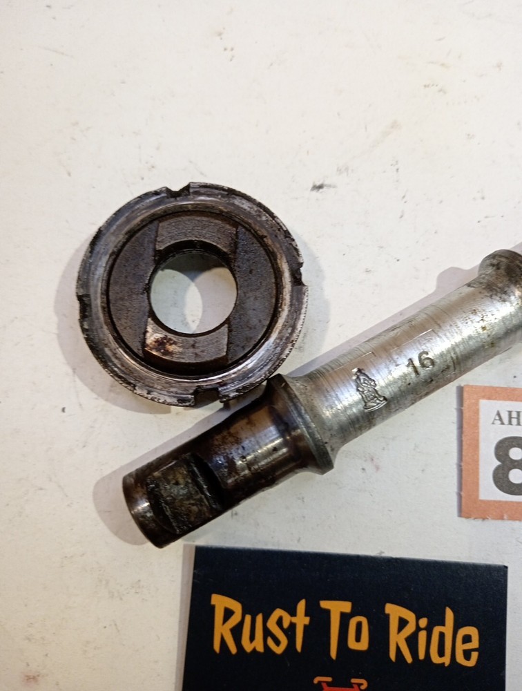 Vintage Bicycle Raleigh Bottom Bracket #812