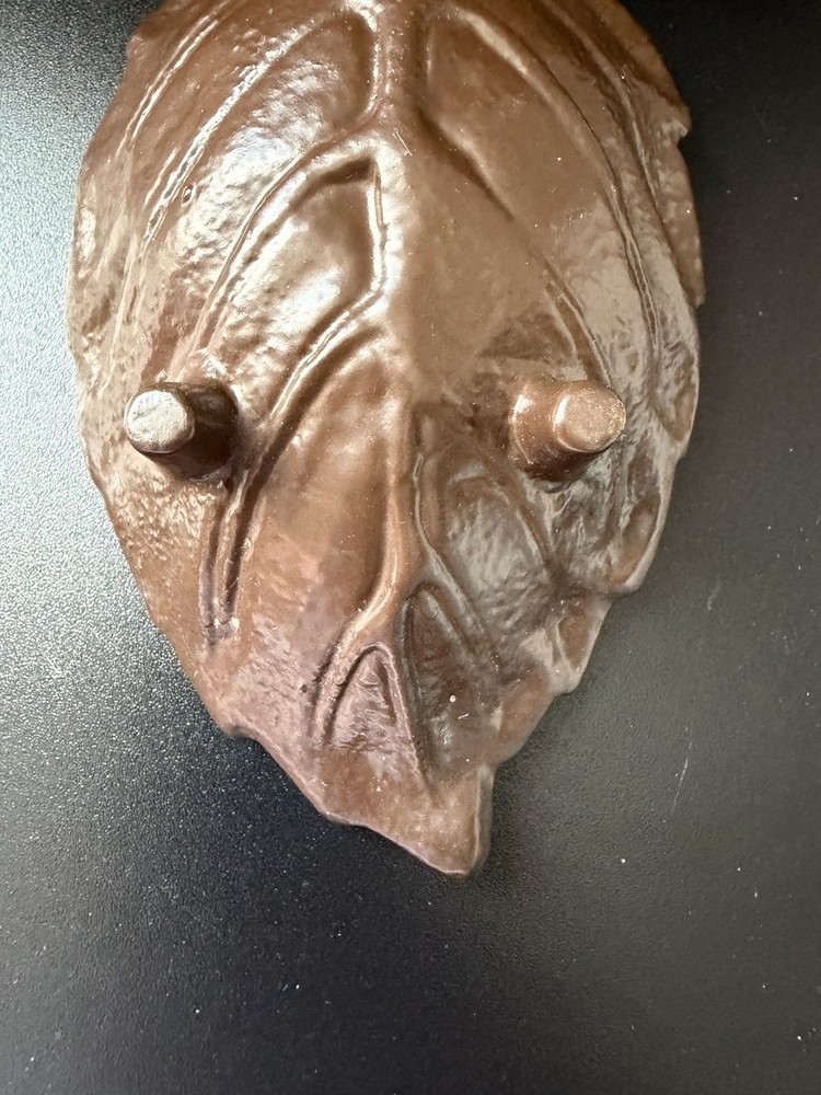 cast iron leaf dish
