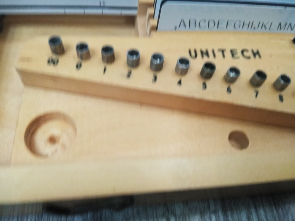 VTG. Lettering Set Drafting Kit Wood Case Templates Unitech Engineering (READ)