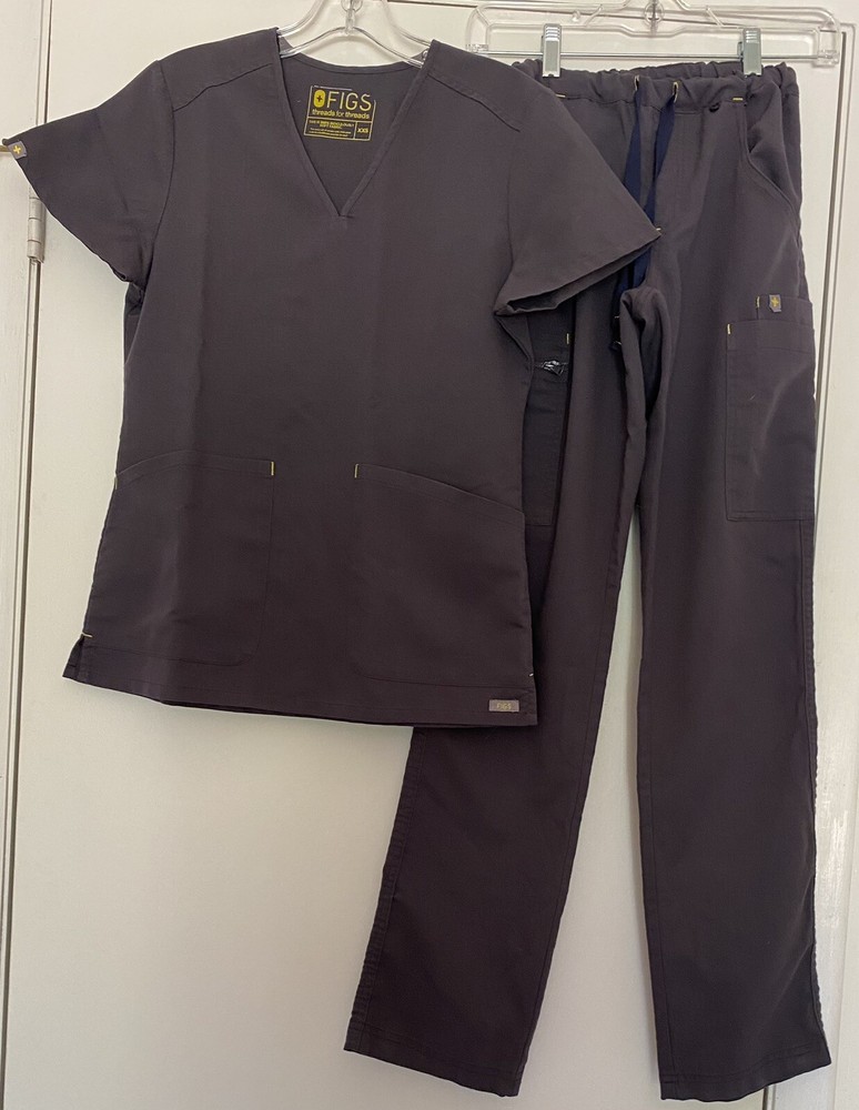 FIGS Women’s Scrubs Set Threads for Threads Size XXS
