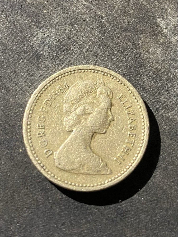 Great British Old Pound Coins (5)