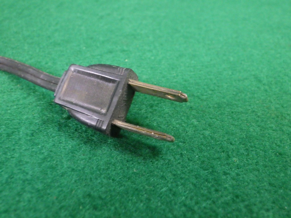 Lambda LM-205 regulated power supply 105-132VAC input, 0-32VDC output Works